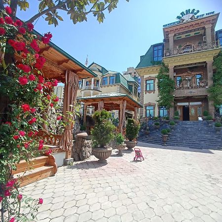 Hotel Almos Duszanbe Zewnętrze zdjęcie