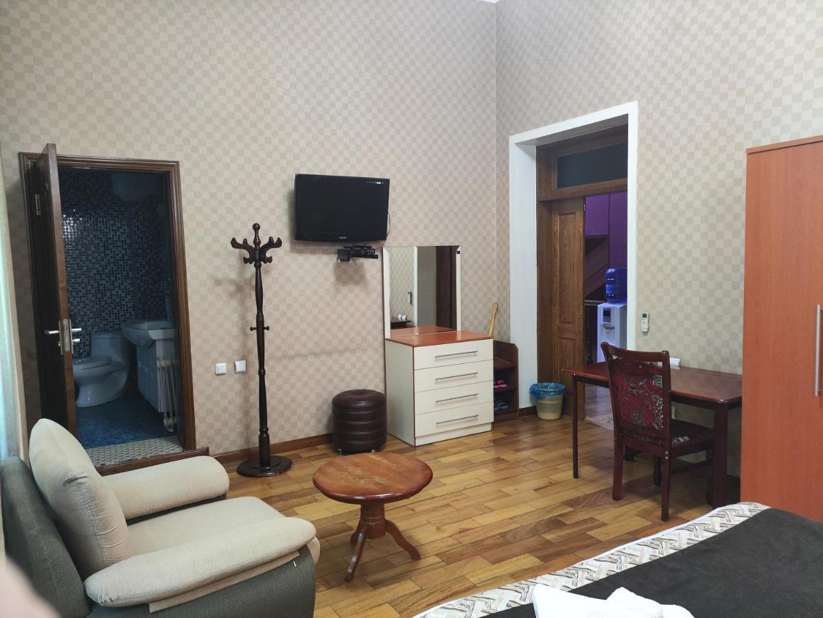 Hotel Almos Duszanbe Zewnętrze zdjęcie